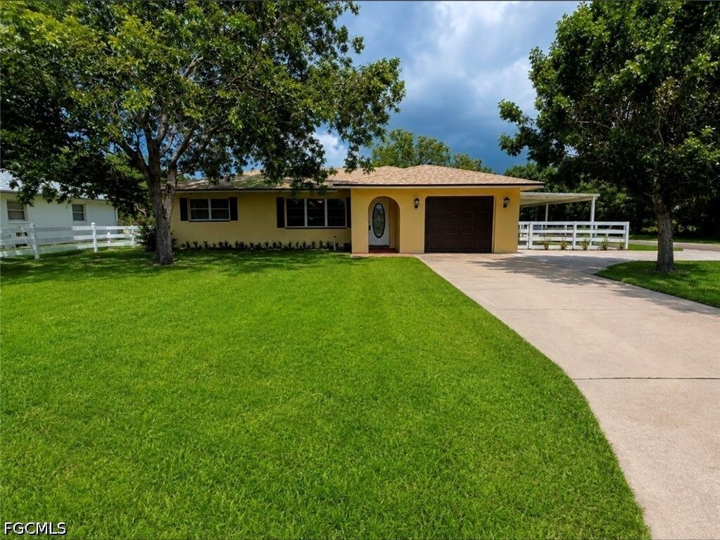 Property Photo:  1798 Marilyn Drive  FL 33917 