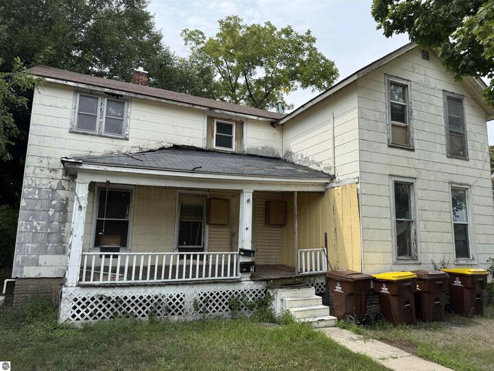 Property Photo: 221 Woodworth Avenue MI 48801