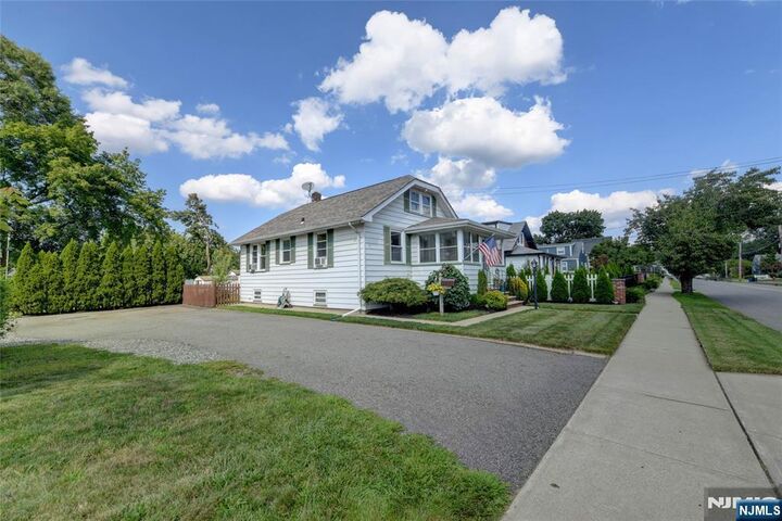 Property Photo:  22 Jacksonville Road  NJ 07444 