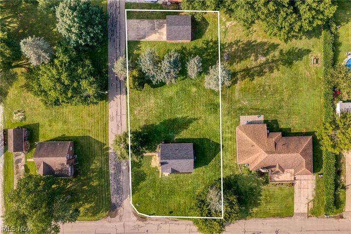 Property Photo:  539 Figueroa Place SE  OH 44707 