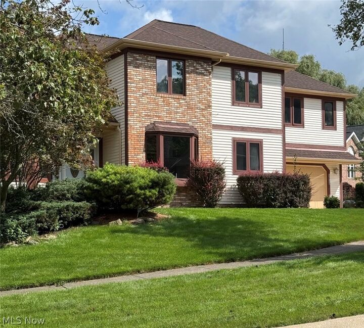 Property Photo: 5630 Huntington Reserve Drive OH 44134
