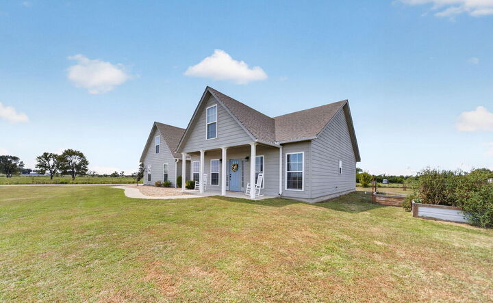 Property Photo: 22111 S Highway 2 OK 74301