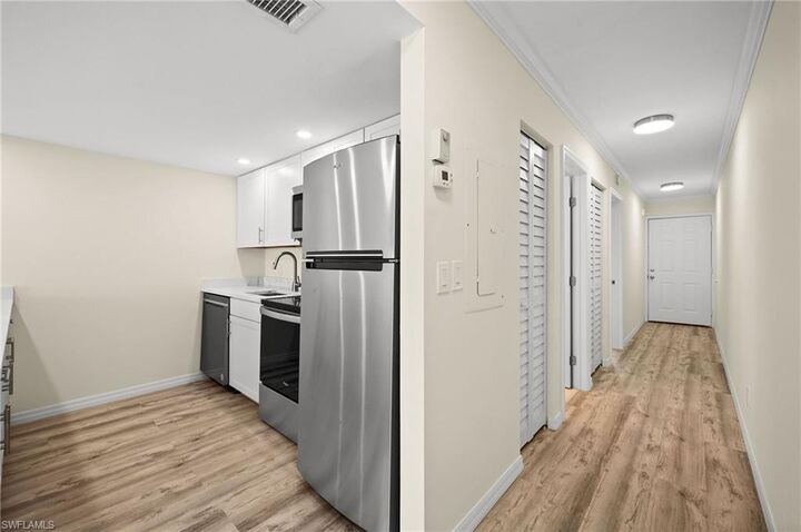 Property Photo:  260 Southbay Dr 207  FL 34108 