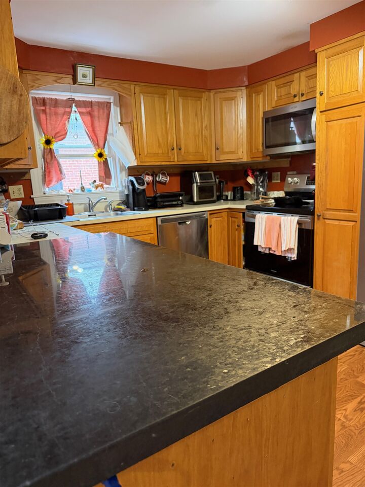 Property Photo: 27 S State Street NH 03301