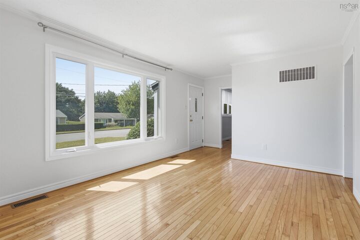 Property Photo: 33 Inverary Drive NS B2X 1H3