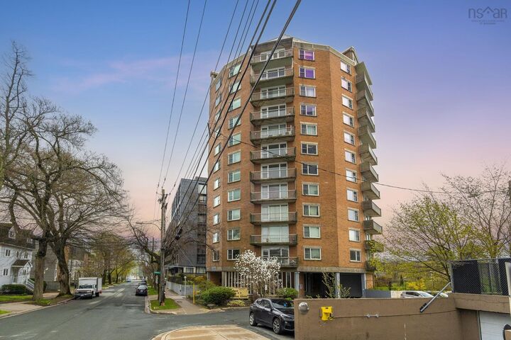 503 1074 Wellington Street — photo 1