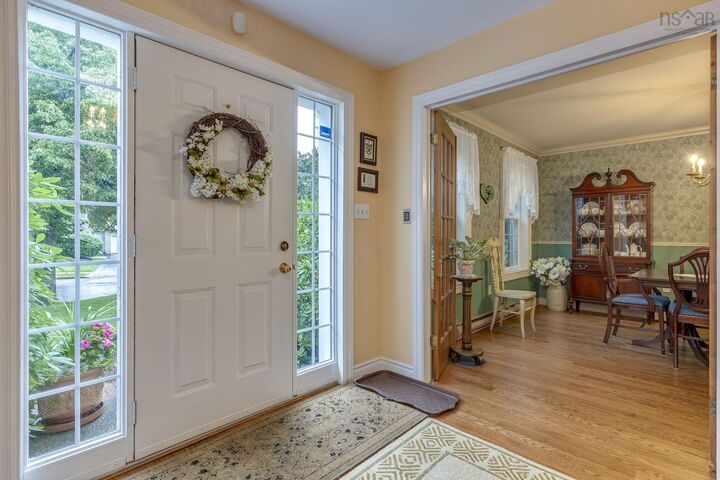 Property Photo: 6 Brockhurst Close NS B3M 3V4