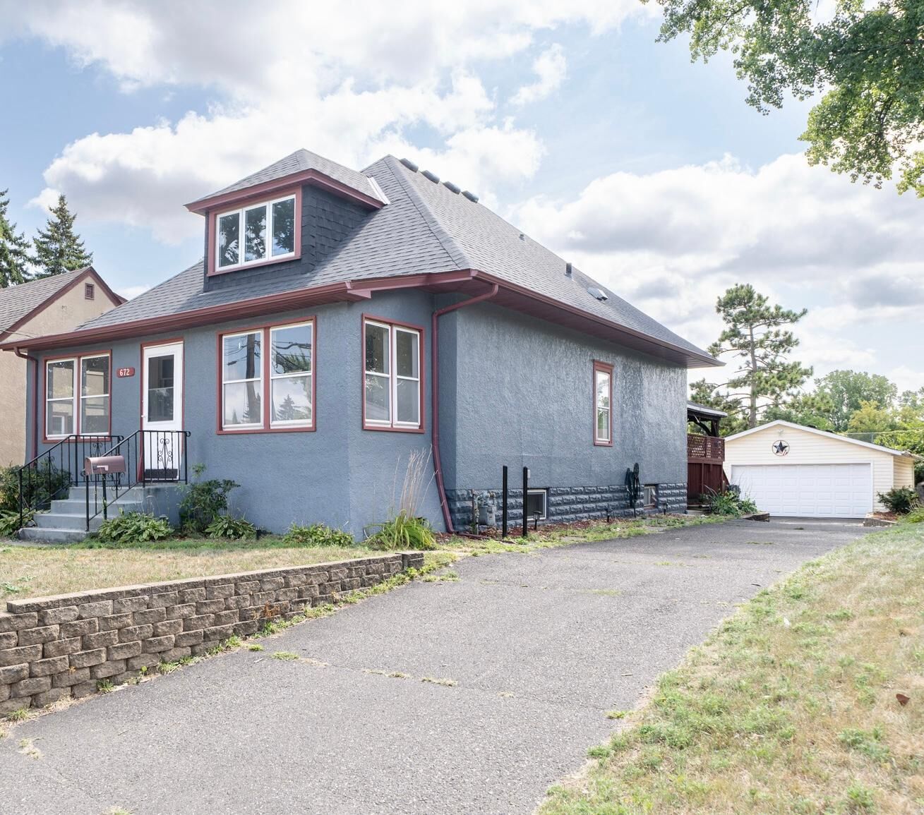 Property Photo:  672 Maryland Avenue W  MN 55117 