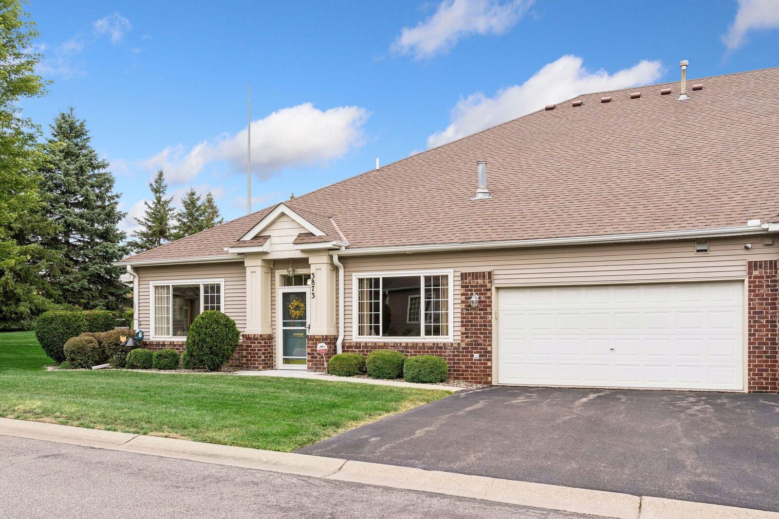 Property Photo: 3873 Lawndale Lane N MN 55446