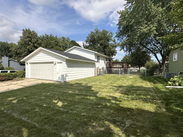 Property Photo: 854 16 1/2 Street SE MN 55904