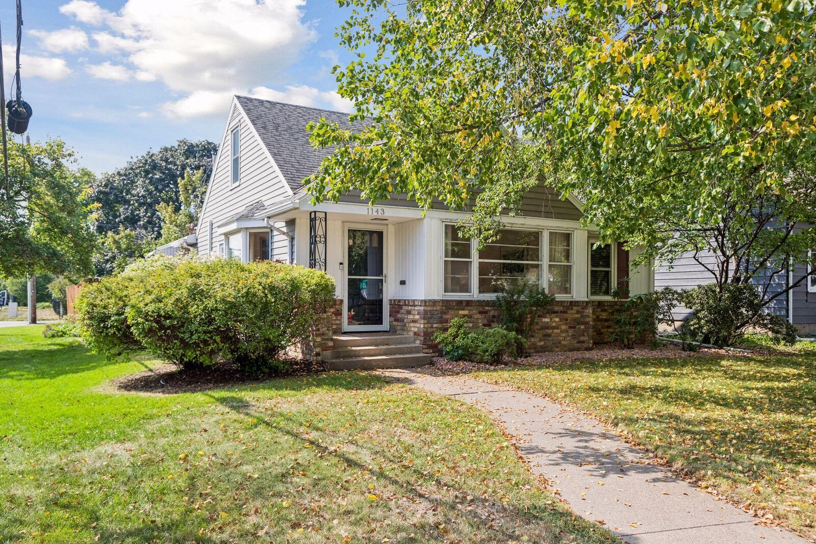 Property Photo:  1143 Cleveland Avenue S  MN 55116 