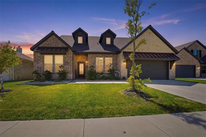 Property Photo:  1516 Somerset Lane  TX 76087 