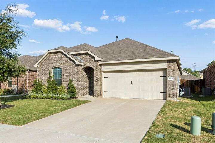 Property Photo:  8109 Green Heron Drive  TX 75071 