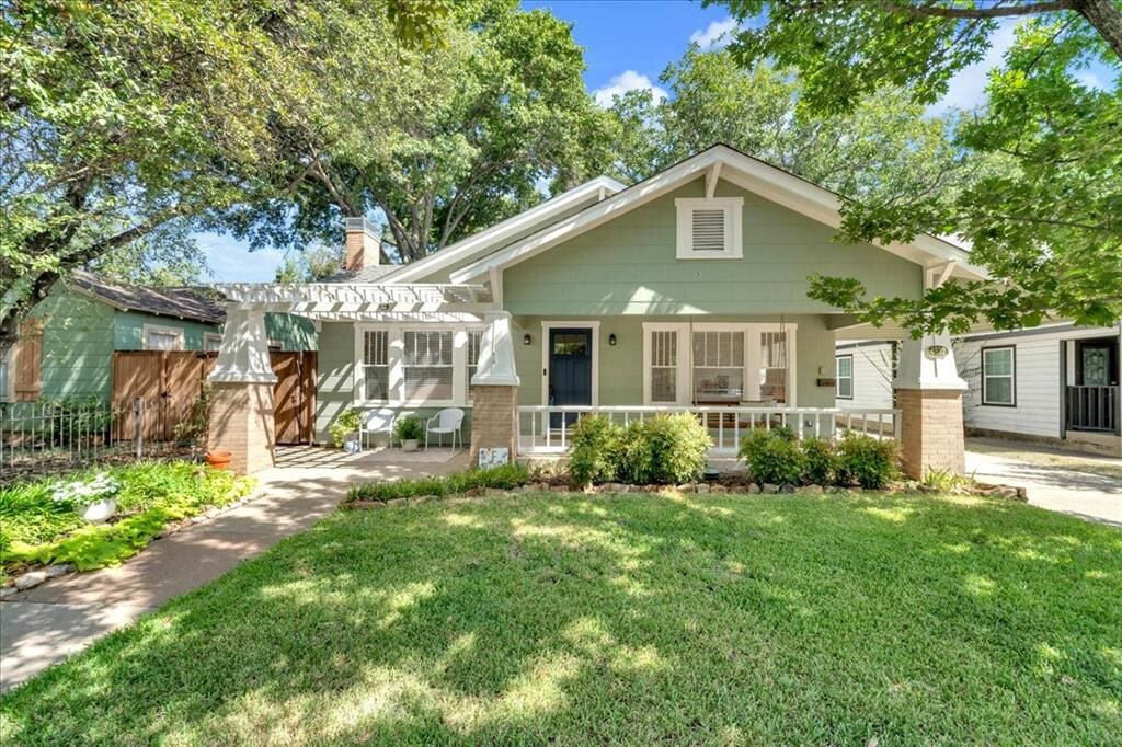 Property Photo:  4532 Pershing Avenue  TX 76107 