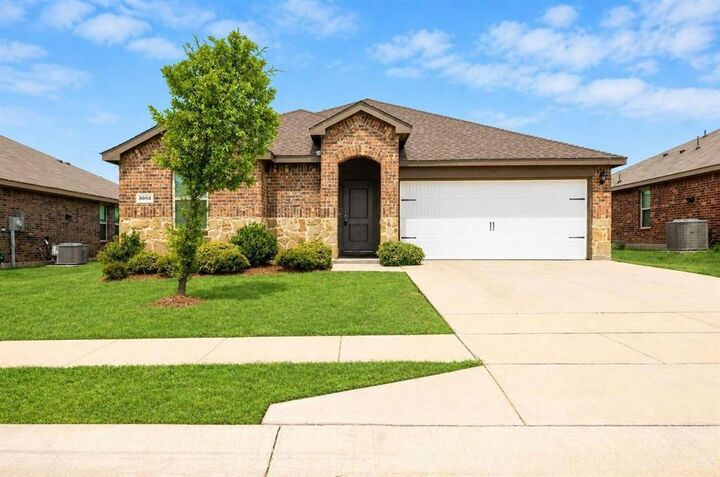 Property Photo: 3002 Shetland Street TX 75126