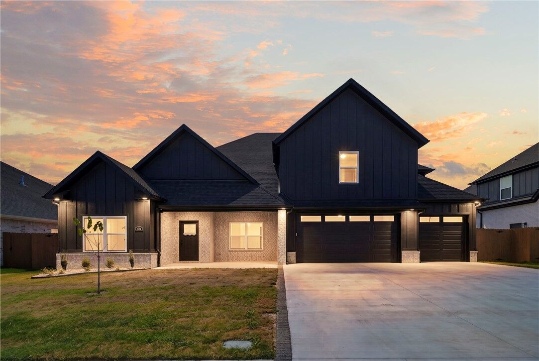 Property Photo: 321 Morgan Street AR 72719