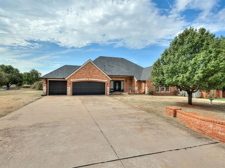 Property Photo: 2365 Elm Tree Lane OK 73010