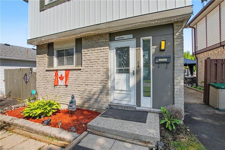 Property Photo:  4 Seaforth Court  ON N5V 3L1 