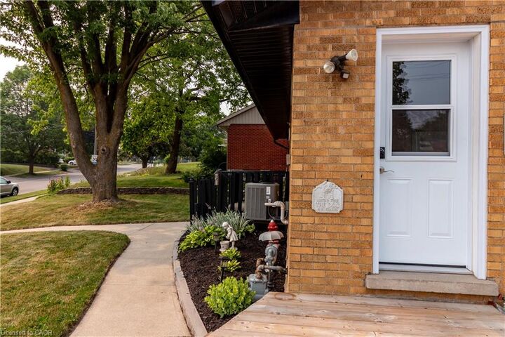Property Photo: 124 Dover Street ON N2J 1Z6