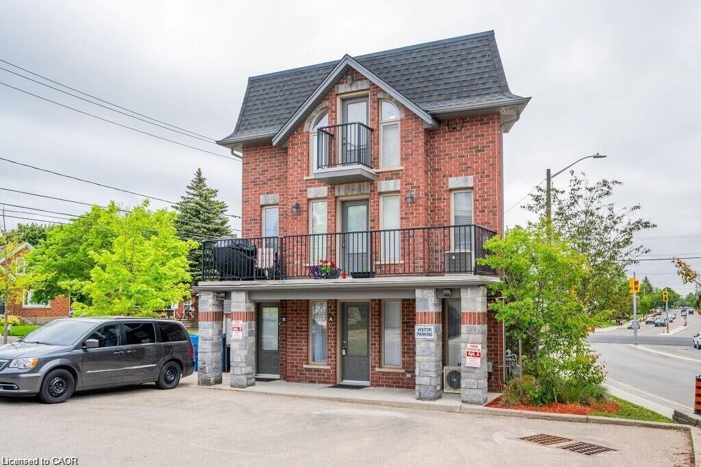 Property Photo:  489 East Avenue A  ON N2H 1Z7 
