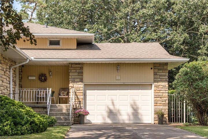 Property Photo: 14 Woodside Drive ON L8T 1C3