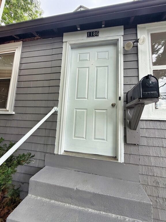 Property Photo:  1186 Chestnut St 1186  MA 02464 