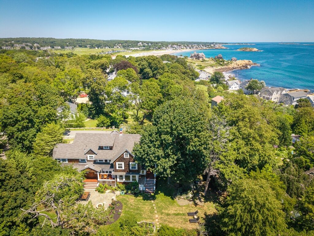 Property Photo:  8 Brier Rd  MA 01930 