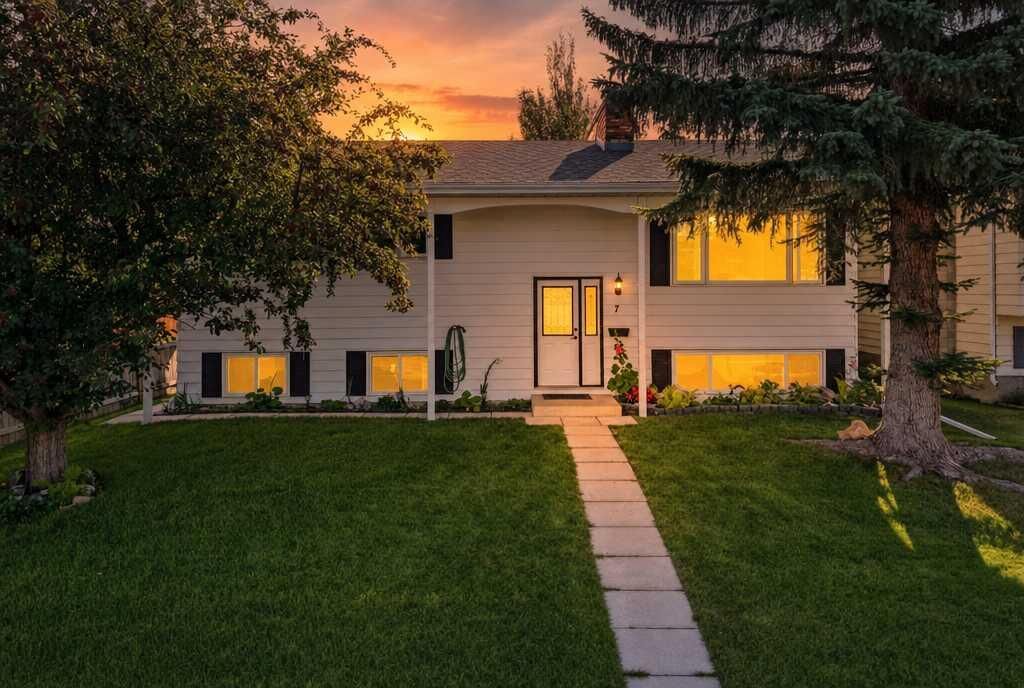 Property Photo:  7 Halman Crescent  AB T4N 6J9 