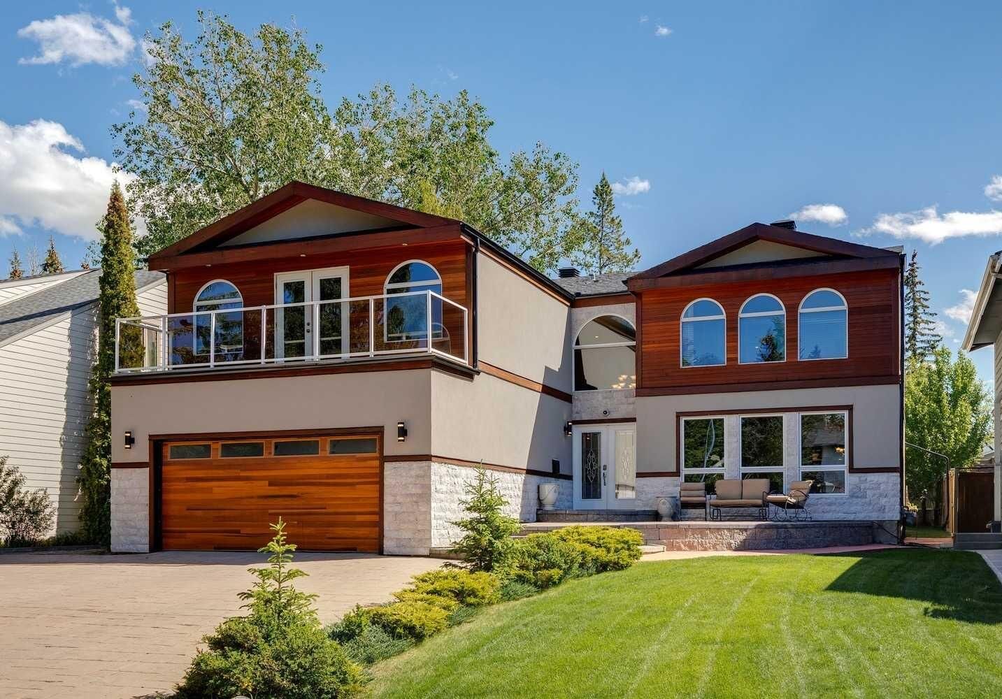 Property Photo: 223 Pump Hill Crescent AB T2V 4L9