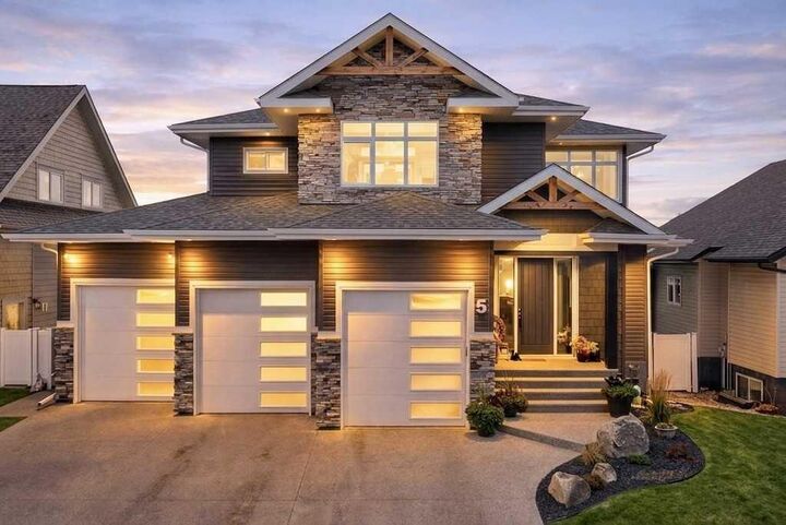 5 Leonard Close — photo 1