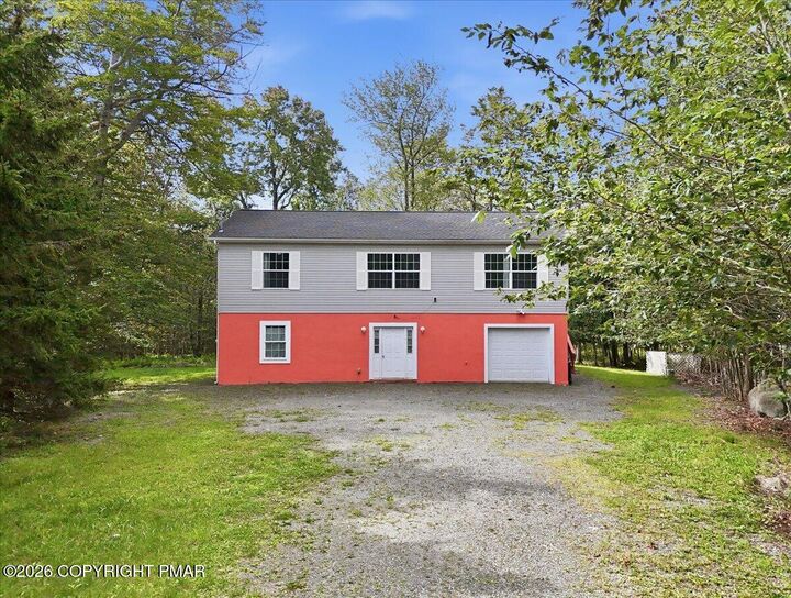 Property Photo: 5265 Glen Terrace PA 18466