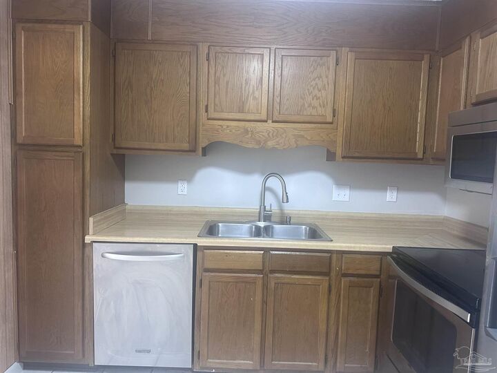 Property Photo: 7268 Lago Vista Ct FL 32506