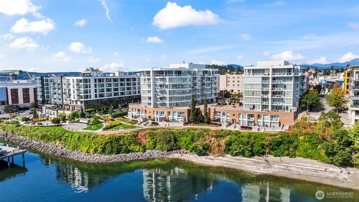 Property Photo:  320  Washington Avenue 408  WA 98337 