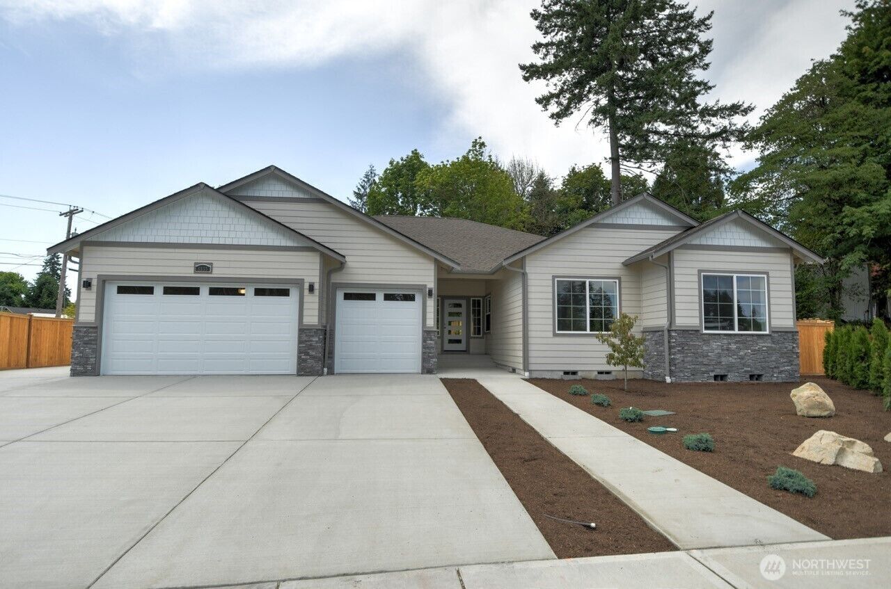 Property Photo:  11329  Elks Landing Court SE  WA 98597 
