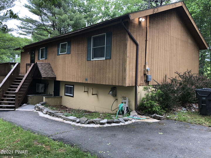 Property Photo: 105 Yale Place PA 18337