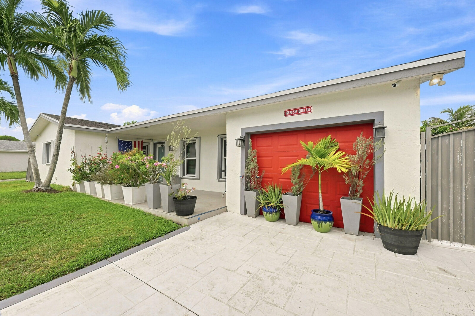 Property Photo: 16820 SW 108th Avenue FL 33157