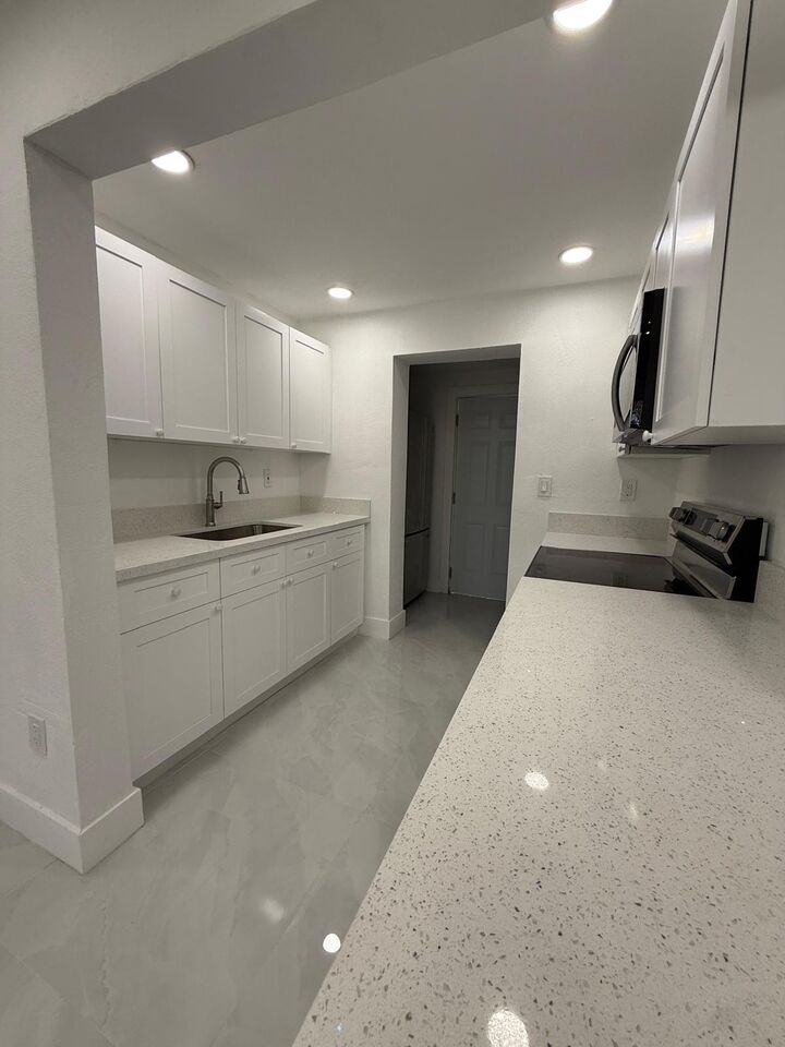 Property Photo: 4400 SW 36th Street FL 33023
