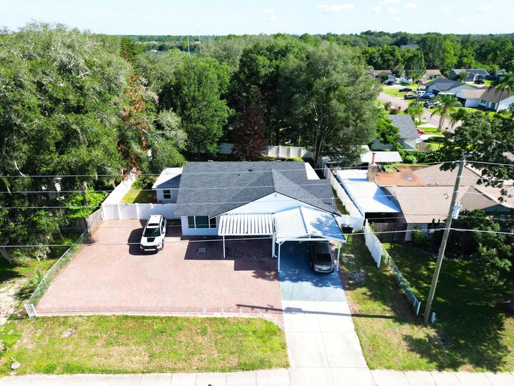 Property Photo: 1915 E Lake Drive FL 32707