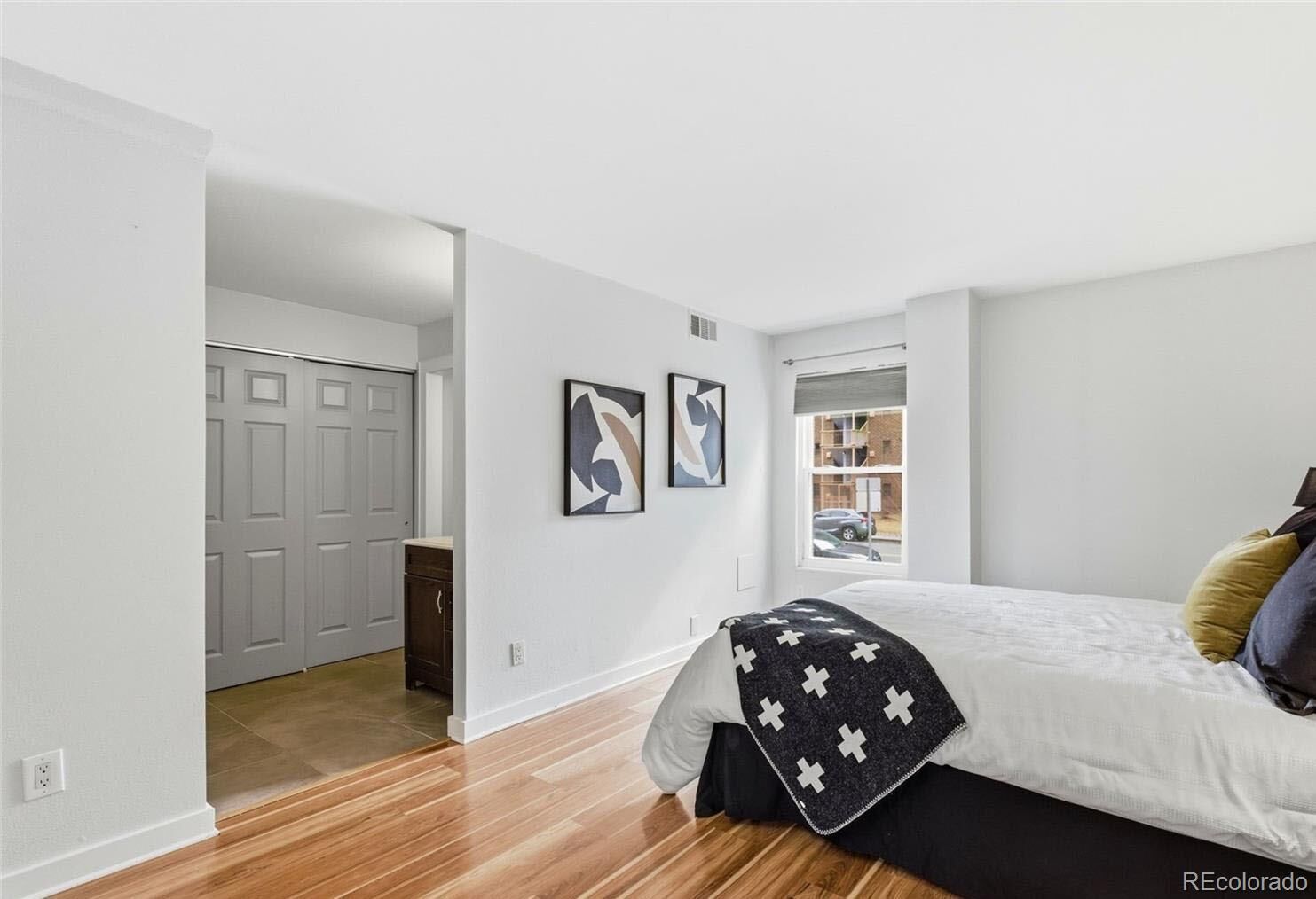 Property Photo:  2 Adams Street 105  CO 80206 
