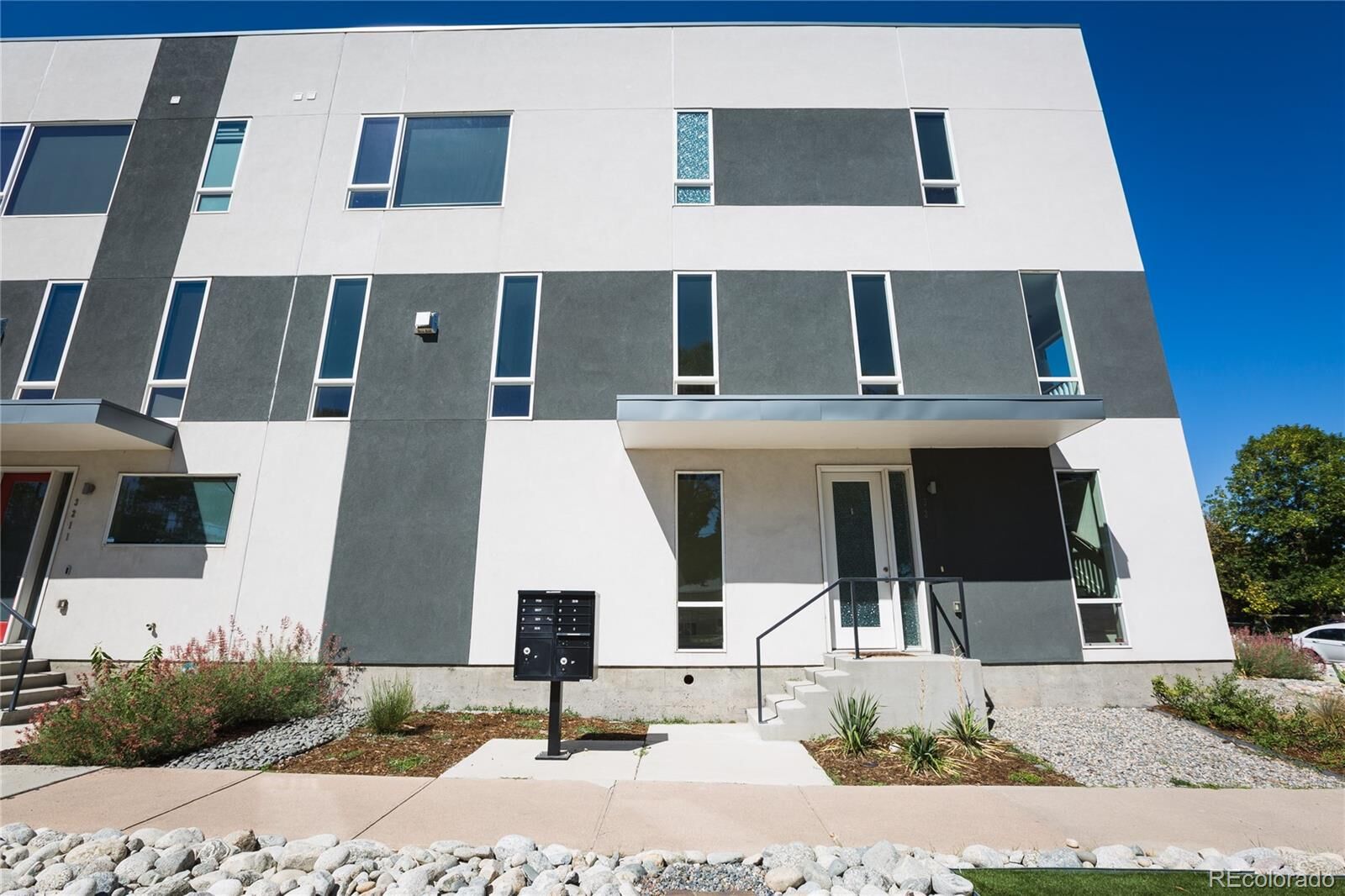 Property Photo: 3207 W 17th Avenue CO 80204