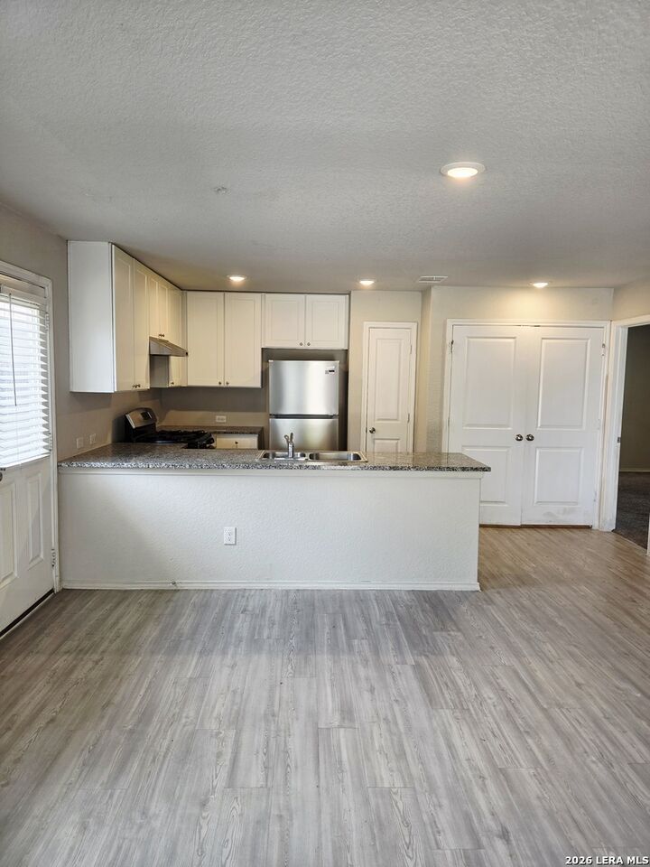 Property Photo:  9220 Griffith Run  TX 78109 