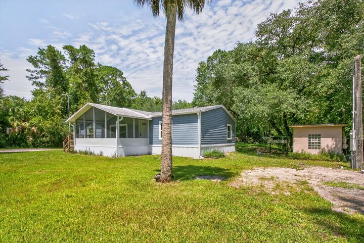 Property Photo:  6593 Crooked Creek Ln  FL 32095 