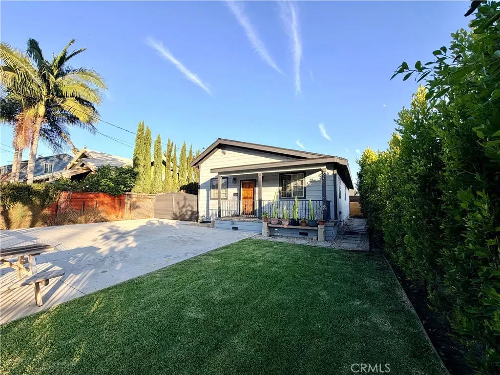 Property Photo: 5622 Aldama Street CA 90042