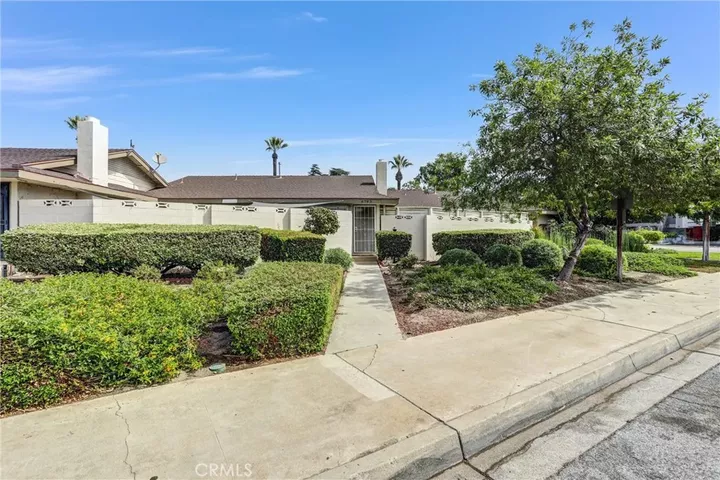Property Photo: 679 S Indian Hill B CA 91711