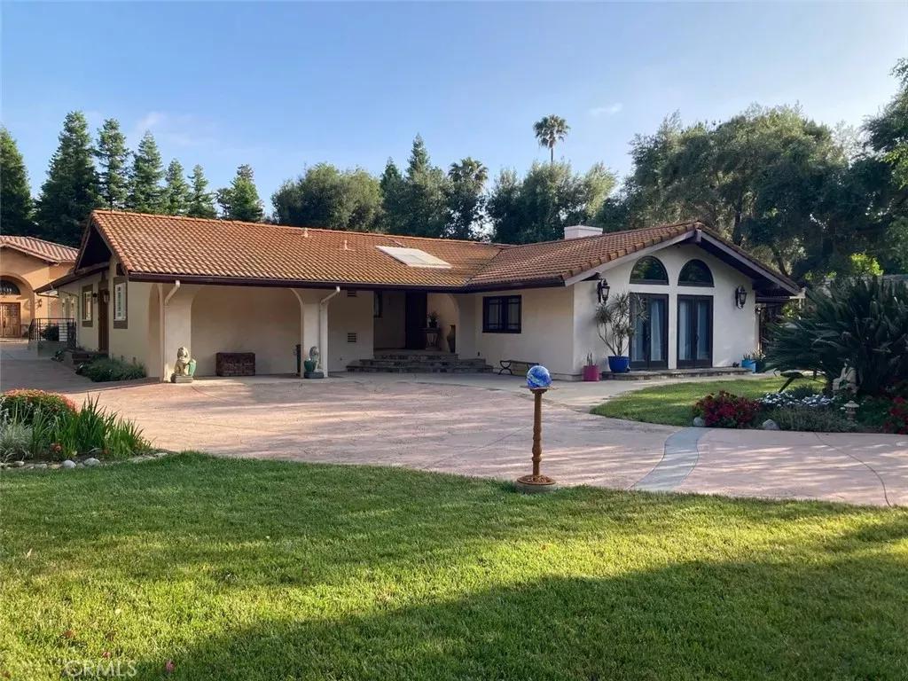 Property Photo:  23254 Hatteras  CA 91367 