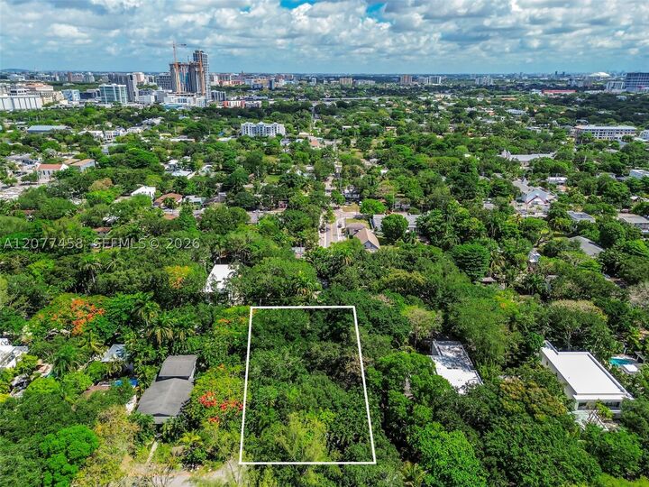 Property Photo:  3595 Avocado Ave  FL 33133 