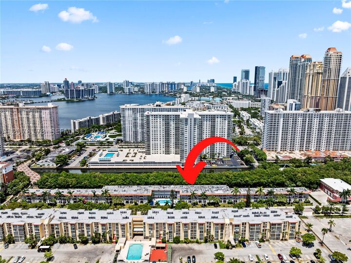 Property Photo: 251 172nd St 321 FL 33160