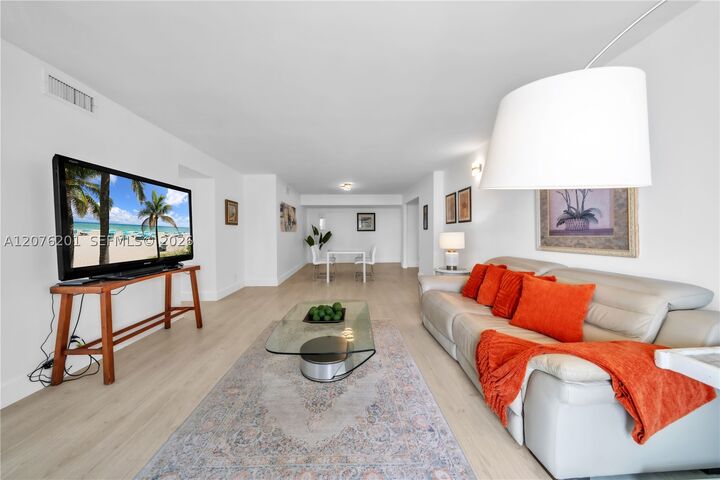 Property Photo: 2401 S Ocean Dr 507 FL 33019