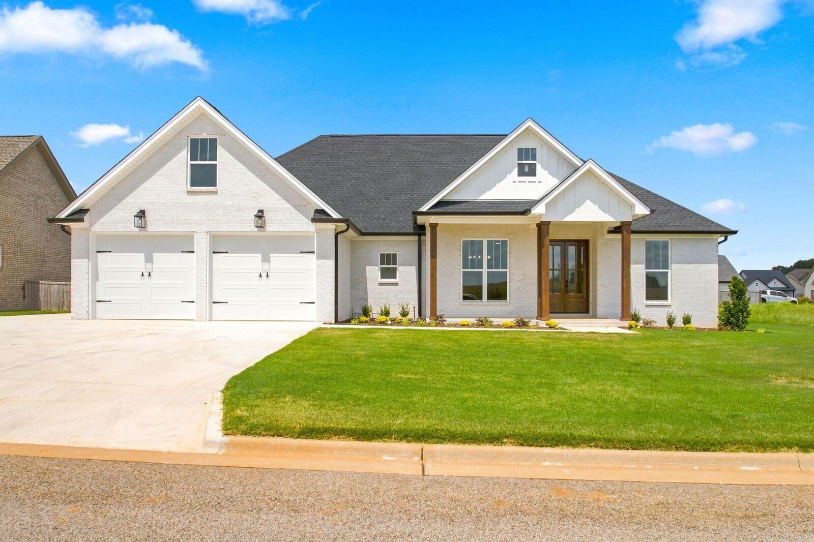 Property Photo: 135 Grove Landing Dr AL 35674