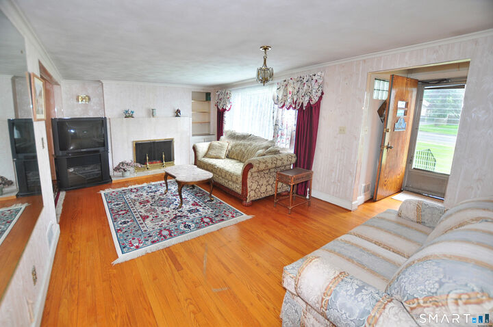 Property Photo:  474 Fern Street  CT 06107 